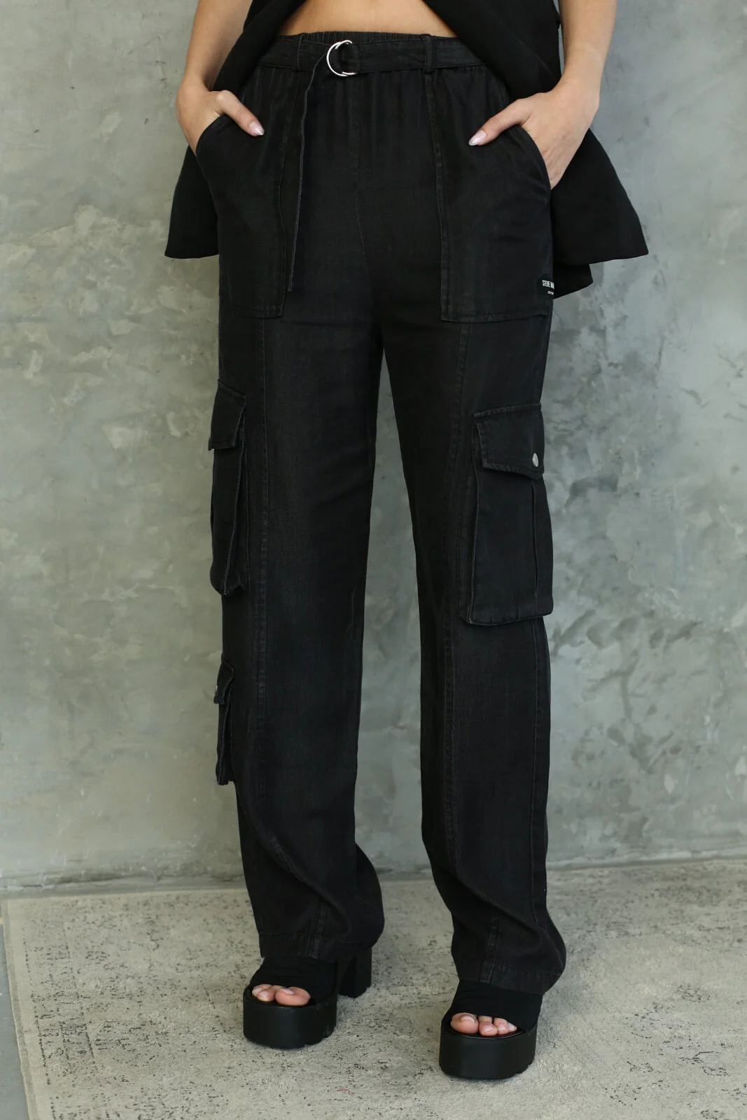 מכנסיים לנשים NOLITA בשחור - Image 3